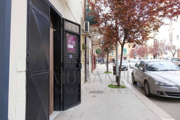 locale commerciale in vendita a Sannicandro di Bari