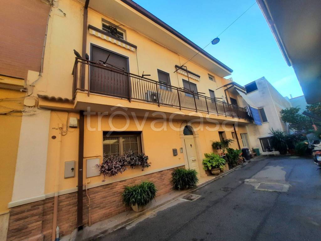 casa indipendente in vendita a Sannicandro di Bari