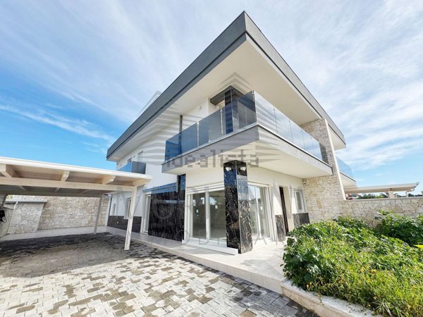 casa indipendente in vendita a Sannicandro di Bari