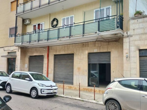 negozio in vendita a Sannicandro di Bari