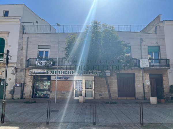 locale commerciale in vendita a Sannicandro di Bari