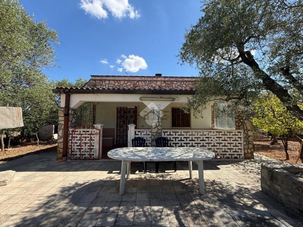 casa indipendente in vendita a Sannicandro di Bari