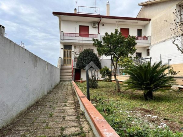 casa indipendente in vendita a Santeramo in Colle