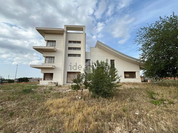 casa indipendente in vendita a Santeramo in Colle