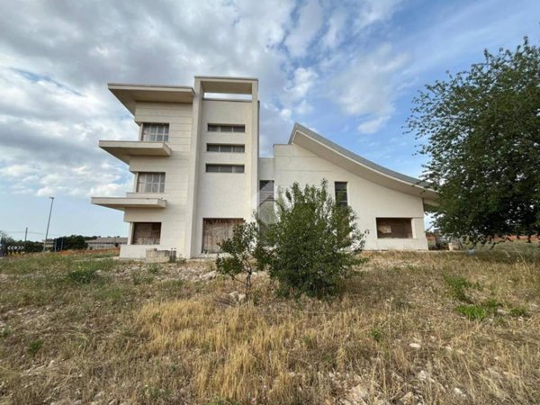 casa indipendente in vendita a Santeramo in Colle