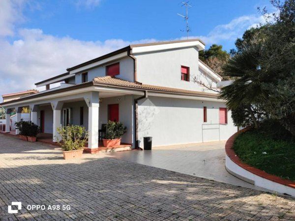 casa indipendente in vendita a Santeramo in Colle