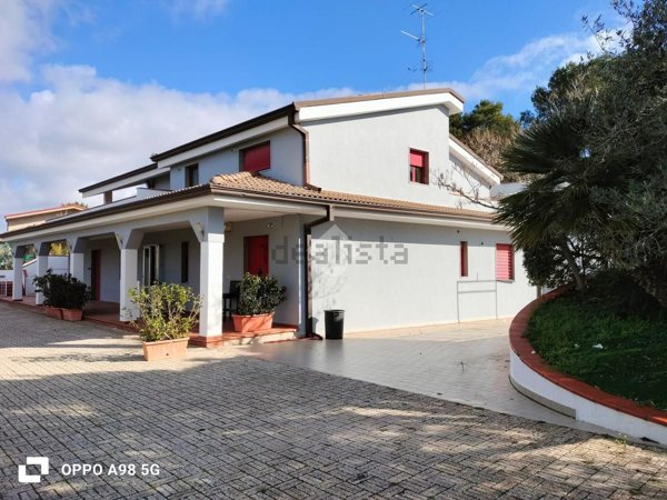 casa indipendente in vendita a Santeramo in Colle