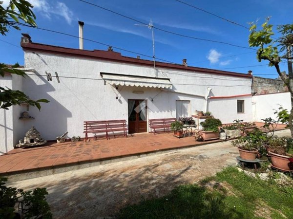 casa indipendente in vendita a Santeramo in Colle