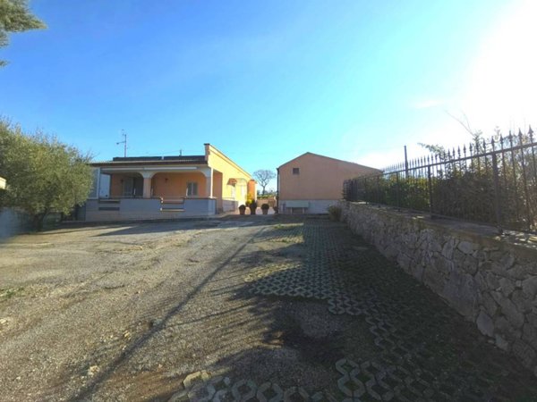 casa indipendente in vendita a Santeramo in Colle