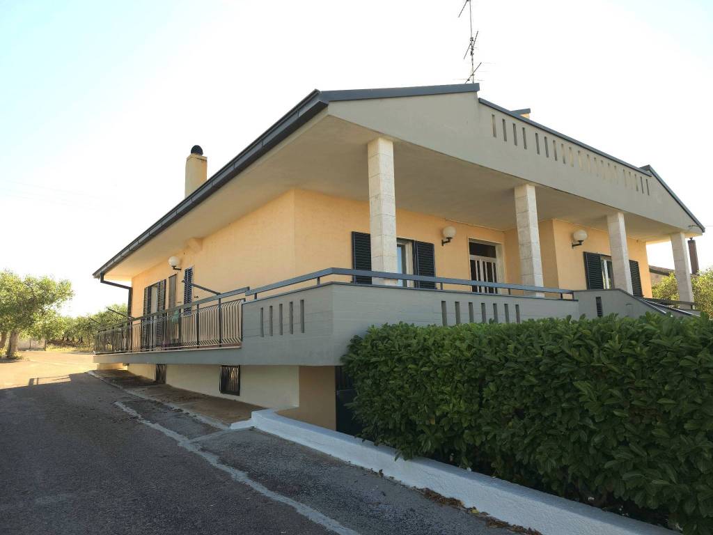 casa indipendente in vendita a Santeramo in Colle