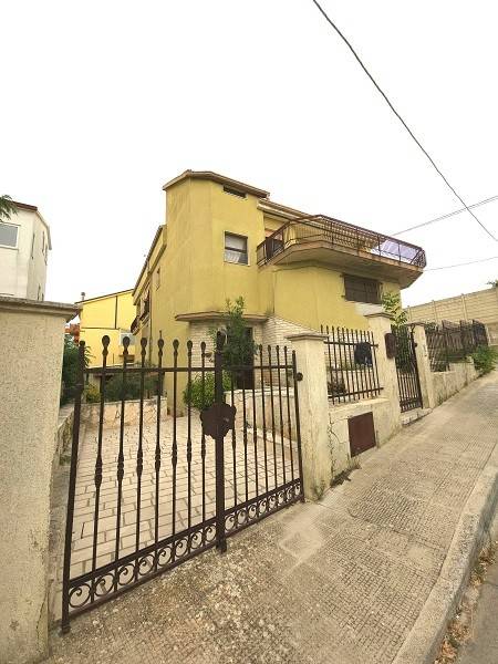 casa indipendente in vendita a Santeramo in Colle