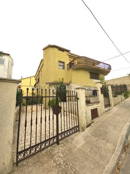 casa indipendente in vendita a Santeramo in Colle