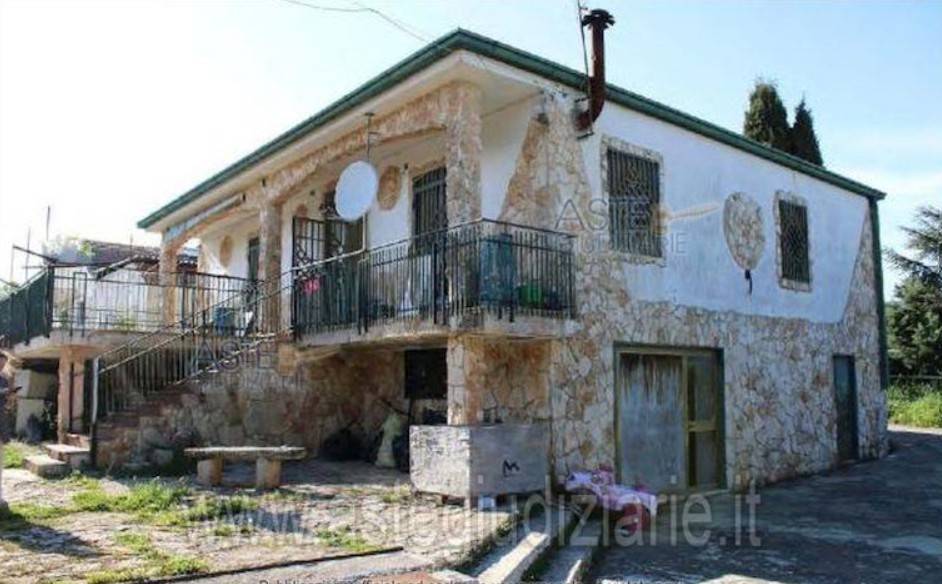 casa indipendente in vendita a Santeramo in Colle