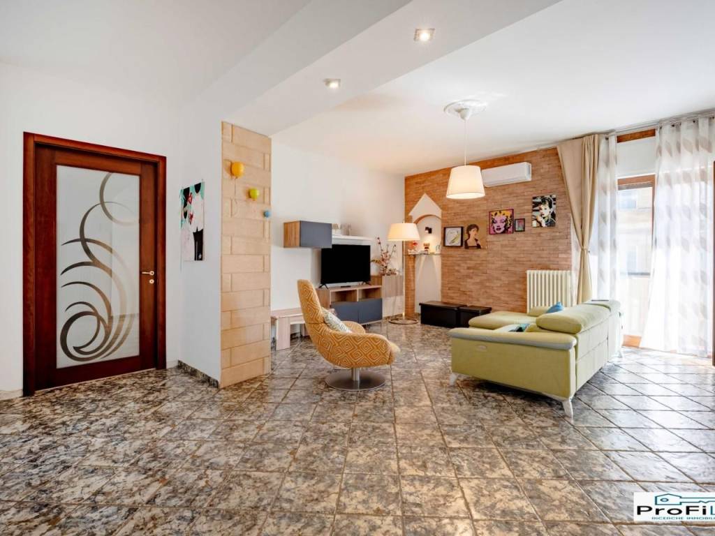 appartamento in vendita a Santeramo in Colle