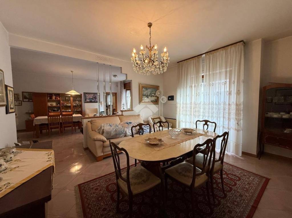casa semindipendente in vendita a Santeramo in Colle