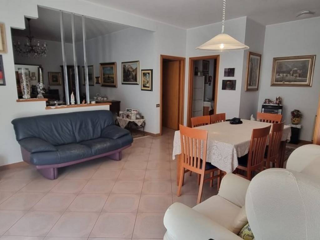 appartamento in vendita a Santeramo in Colle