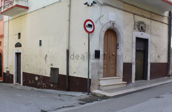 locale commerciale in vendita a Santeramo in Colle