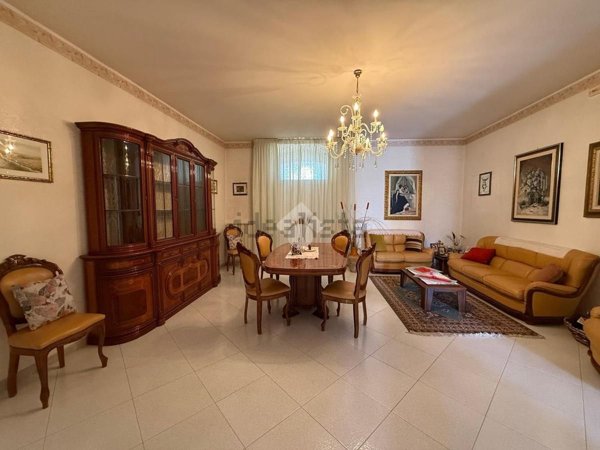 casa indipendente in vendita a Santeramo in Colle