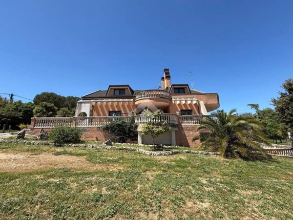 casa indipendente in vendita a Santeramo in Colle