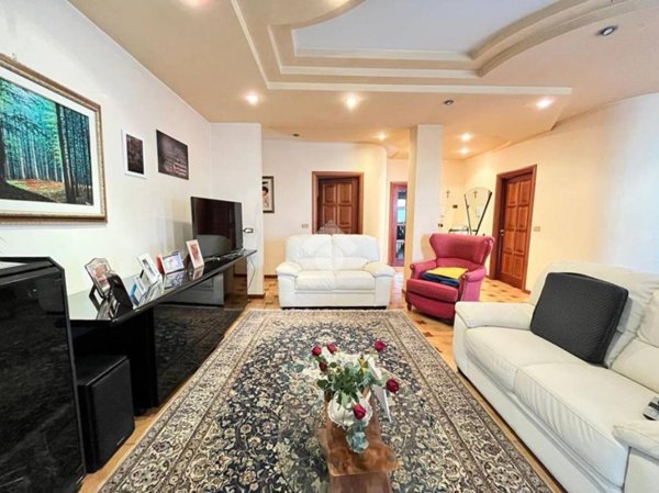 casa indipendente in vendita a Santeramo in Colle