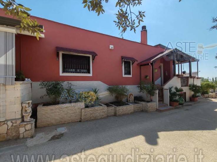 casa indipendente in vendita a Santeramo in Colle