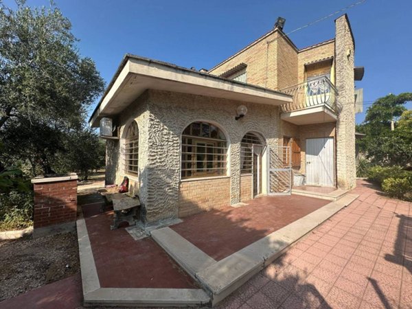 casa indipendente in vendita a Terlizzi in zona Sovereto