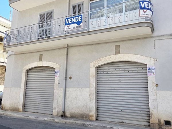 intera palazzina in vendita a Terlizzi