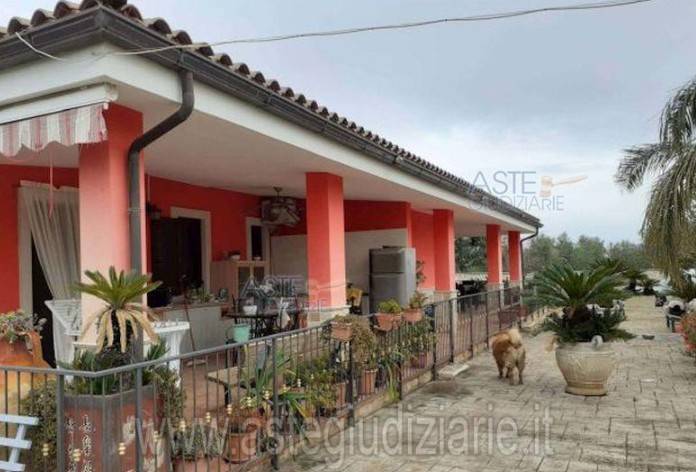 casa indipendente in vendita a Terlizzi