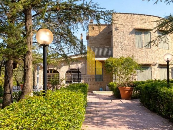 casa indipendente in vendita a Terlizzi in zona Sovereto