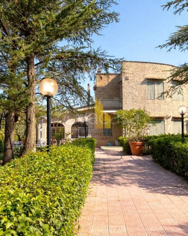 casa indipendente in vendita a Terlizzi in zona Sovereto