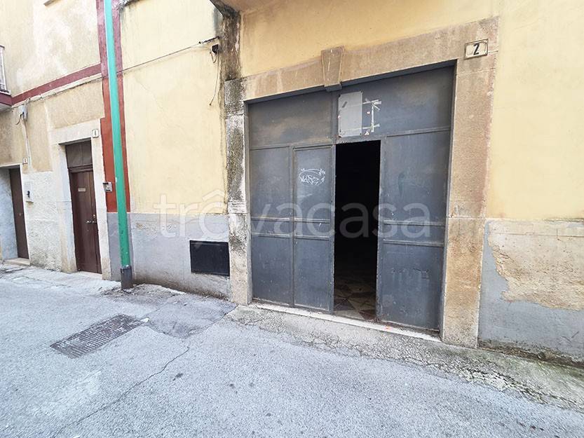 locale di sgombero in vendita a Terlizzi