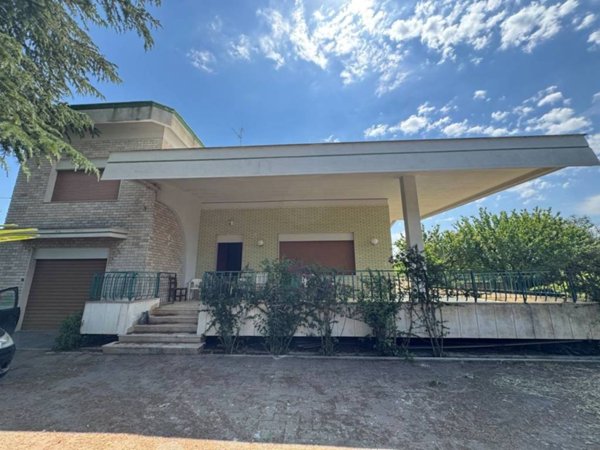 casa indipendente in vendita a Terlizzi