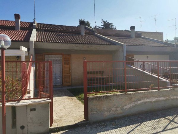 casa indipendente in vendita a Toritto in zona Quasano