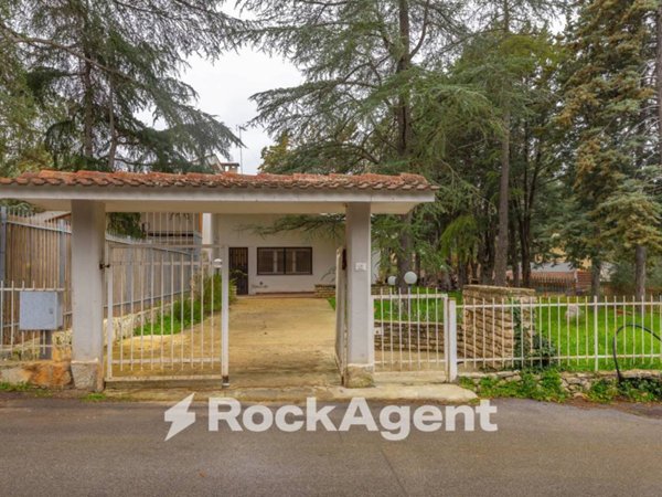 casa indipendente in vendita a Toritto in zona Quasano