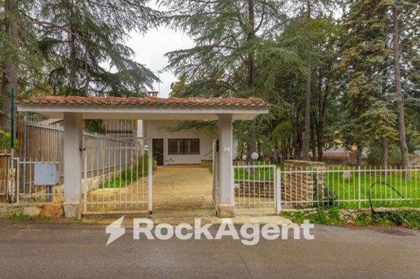 casa indipendente in vendita a Toritto in zona Quasano