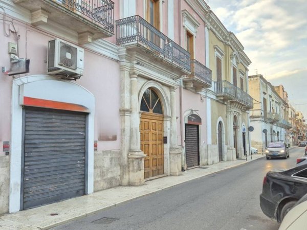 negozio in vendita a Triggiano