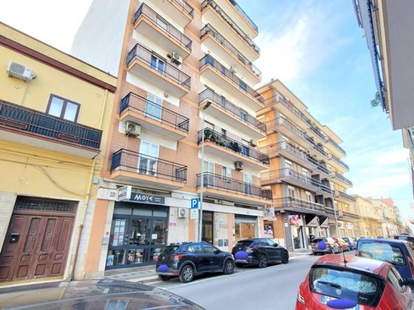 negozio in vendita a Triggiano