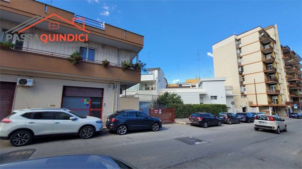 negozio in vendita a Triggiano