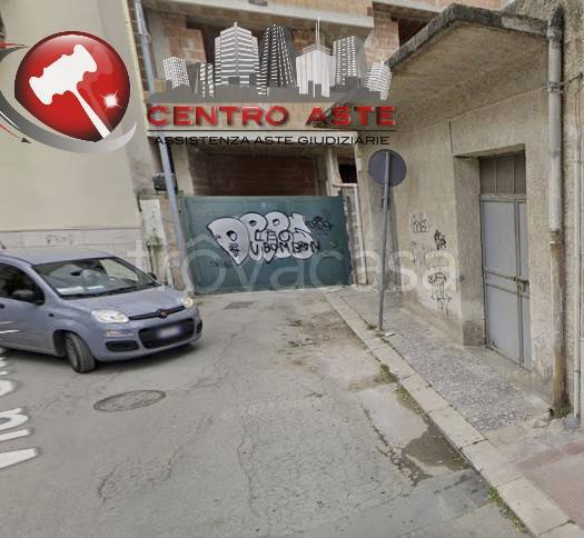 locale di sgombero in vendita a Triggiano