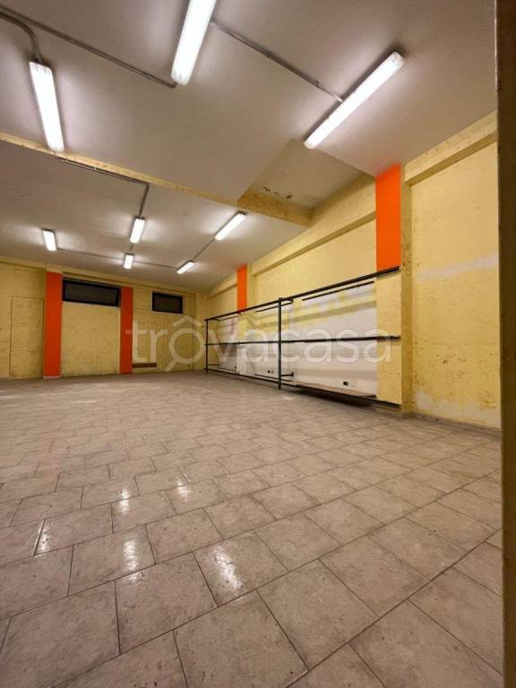 negozio in vendita a Triggiano