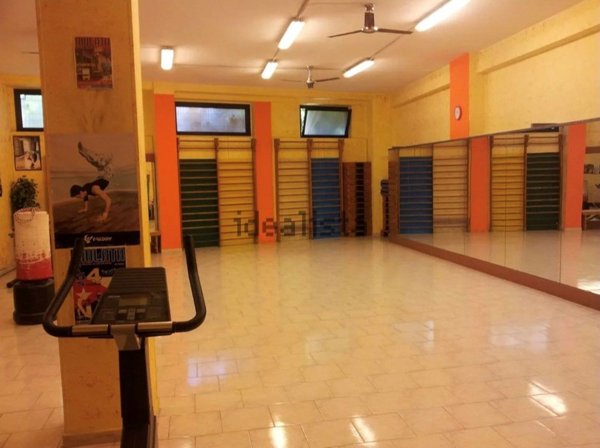 locale commerciale in vendita a Triggiano