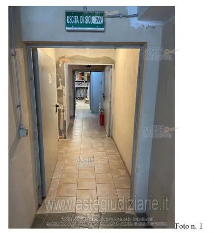 locale commerciale in vendita a Triggiano