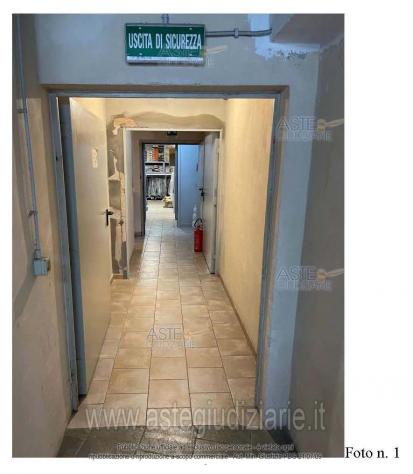 locale commerciale in vendita a Triggiano
