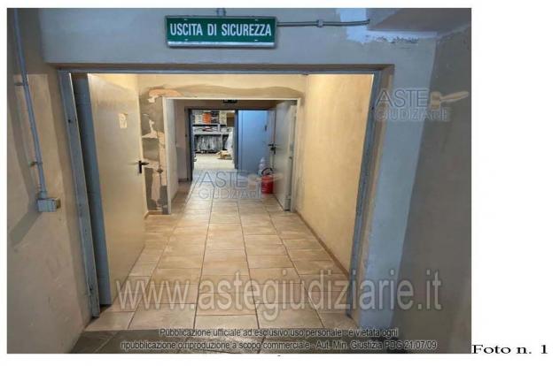 locale commerciale in vendita a Triggiano