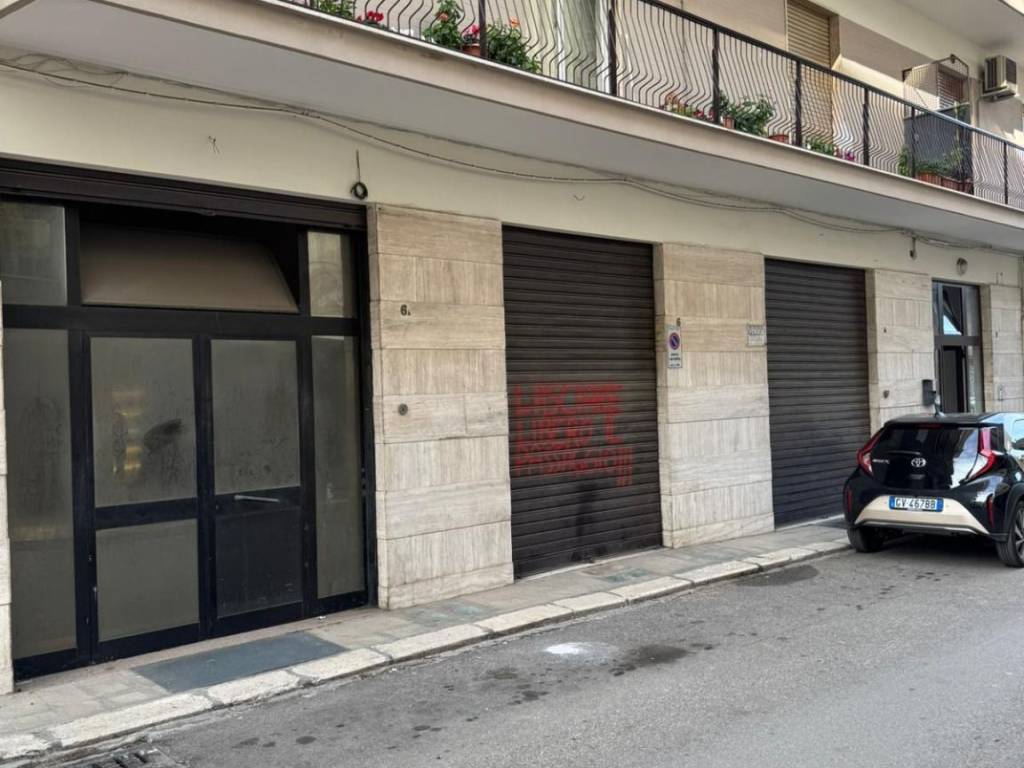 negozio in vendita a Triggiano