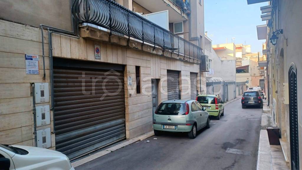 locale commerciale in vendita a Triggiano