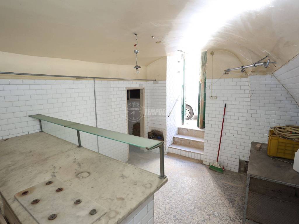 negozio in vendita a Triggiano