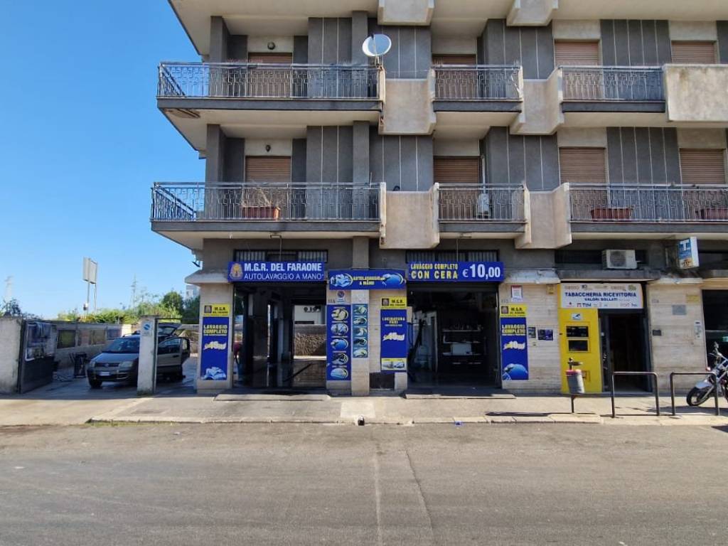 negozio in vendita a Triggiano