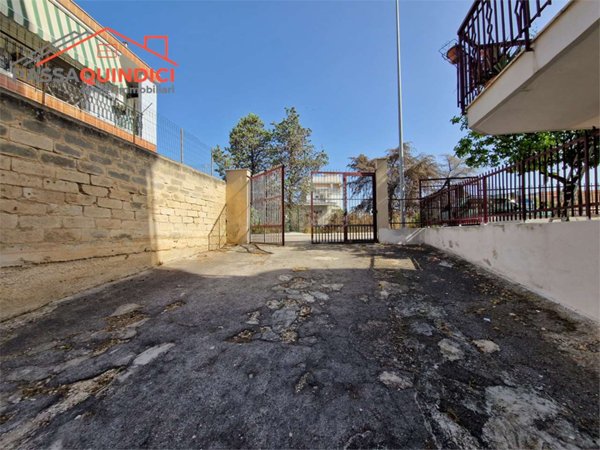 locale commerciale in vendita a Triggiano