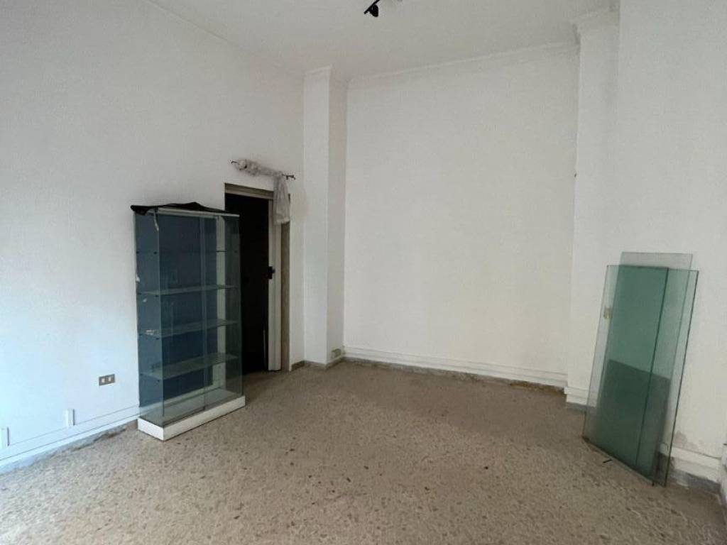 locale commerciale in vendita a Triggiano